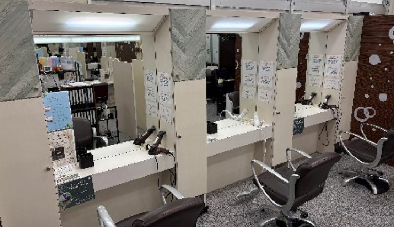 入り口に段差もなく車いすの方も気兼ねなくご来店頂いています。
